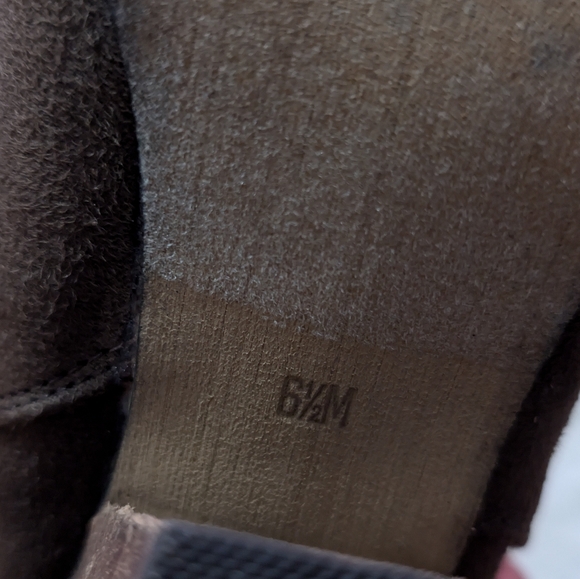 Woman's boots - Picture 3 of 3